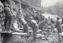 Foto. 47 de ani de la edificarea Transfăgărăşanului. Prima comemorare a celor morţi pe şantierul şoselei, în 2009