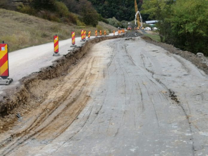 alunecarea-de-teren-drum-viscri-1024x768