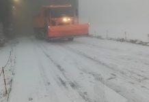 Video. Un nou strat de zăpadă pe Transfăgărăşan. Drumarii au deszăpezit şoseaua