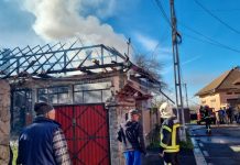 Foto. Incendiu la o casă din Breaza