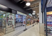 Kaufland îşi discriminează clienţii. Făgărăşenii care intră în magazin sunt despărţiţi de garduri metalice, un fel de zid al Berlinului