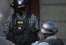 Şapte persoane au fost arestate pentru 30 de zile în urma percheziţiilor pentru trafic de droguri. Sentinţa Tribunalului Braşov