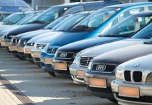 Percheziţii la samsarii de maşini aduse din spaţiul intracomunitar. Prejudiciul estimat de anchetatori se ridică la 6 milioane de euro