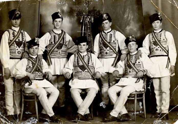 Obiceiuri-de-sarbatorile-de-iarna-in-Fagaras