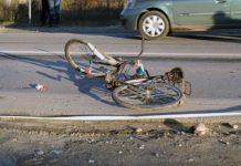 Biciclist lovit de un autocamion pe DN1, la Sâmbăta de Jos