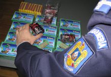 Poliţia avertizează: PETARDELE ȘI ARTIFICIILE NU SUNT JUCĂRII PENTRU COPII!