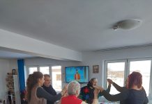 Foto. Aurică Crăciun, 86 ani: ,,Trebuie să fiţi toleranţi, îngăduitori, îndepărtaţi discordia”. Bunicii de la AVIV au sărbătorit Mica Unire