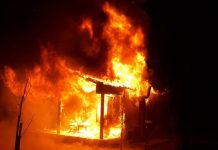 Incendiu la Ticuşul Nou la mai multe grajdiuri de animale