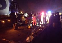 Foto. Accident rutier grav pe DN1, la Voila. Un TIR și un autoturism au intrat frontal în coliziune