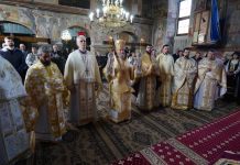 Foto. Sărbătoare pentru comunitatea din Calbor. IPS Laurențiu a oficiat liturghia la biserica ,,Sfântul Nicolae“