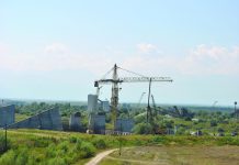 Parc fotovoltaic în locul hidrocentralei de la Mândra, care a fost abandonată de peste un deceniu. Hidroelectrica deţine 400 hectare de teren la Mândra