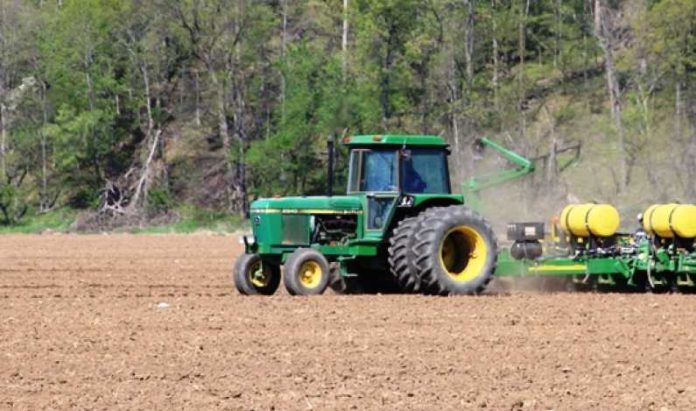 image-2015-12-1-20635024-47-scandalul-apia monitorfg