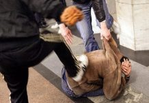 Doi făgărășeni au ajuns după gratii după ce l-au bătut pe un tânăr de 22 de ani