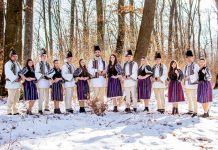Ceata de feciori invită rucărenii la joc, la căminul cultural, la Marele Praznic Învierea Domnului. Sătenii vor fi întâmpinați cu vin și cozonac