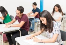 Simulările pentru Evaluarea Națională 2022 încep astăzi: Elevii de clasa a VIII-a susțin proba la Limba română