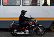 Motocicletele vor putea circula pe benzile dedicate mijloacelor de transport în comun. Măsura, adoptată tacit