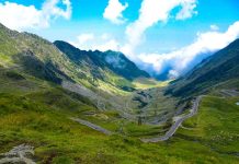 Operatorii din turism ar putea primi 40 de euro pentru fiecare turist străin care își plătește o vacanță în România. Care sunt condițiile?