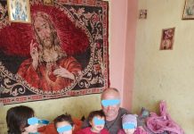 Copiii nimănui. Cele patru surori minore din Veneția de Sus au fost luate de la tatăl lor de Protecția Copilului