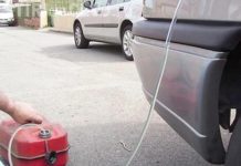 Hoții, care au furat combustibil din mașinile făgărășenilor, au fost prinși. Cei doi bărbați sunt cercetați sub control judiciar