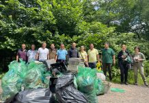 Foto. ,,Curățăm România“, acțiune organizată pe DN73, Predeal-Râșnov. Peste 1000 saci de deșeuri au fost strânși