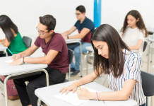 A început Evaluarea Națională 2022 cu proba scrisă la Limba română