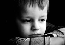 Copiii nimănui. Patru frați minori trăiesc în condiții greu de imaginat la Veneția de Sus. Mama i-a părăsit, iar tatăl lor e alcoolic