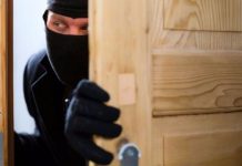 Cinci hoți care au dat mai multe spargeri au fost prinși. Doi au furat dintr-o casă din Cincu