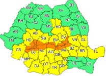 Avertizări Cod Galben și Portocaliu de furtuni și ploi torențiale, până vineri. Unde va mai fi caniculă