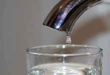 Apele Române recomandă populaţiei să folosească raţional resursele de apă. 214 localităţi au consumul restricţionat