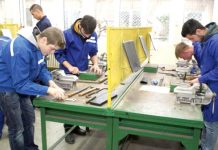 Școlile profesionale vor fi susținute prin ridicarea la rang de liceu profesional, susține ministrul Educației. Detalii pentru elevi