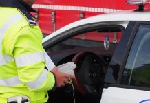 Beat la volan prin Victoria în plină zi. Bărbatul de 67 de ani are dosar penal