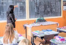 Legea educației se va modifica Anumiți elevi vor putea cere să facă doi ani de studii într-un an şcolar