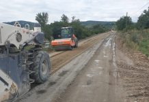 Foto. Se lucrează la drumul Dridif-Baraj Voila- Cincșor. Timp de 2 săptămâni se vor folosi rute ocolitoare