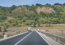 Foto și Video. Ocolitoarea de la Voila a fost asfaltată. Circulație restricționată pentru mașinile de peste 12 tone. Mașinile NATO, pe ruta Voila-Șoarș