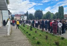 Foto. 300 de voluntari la acțiunea „Let`s Do It, România” organizată la Victoria. S-au strâns 12 tone de gunoaie
