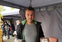 Foto și Video. Lâna de oaie transformată în îngrășământ la Ucea de Jos. Sorin Braga a deschis o linie de producție pentru peleți din gunoi și lână de oaie