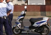 Cu mopedul prin Mândra fără permis de conducere. Tânărul de 25 de ani are acum dosar penal