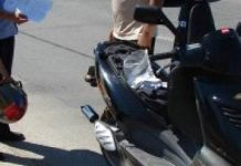 Beat și fără permis de conducere, un tânăr a condus un moped neînmatriculat prin Lovnic