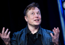 Elon Musk, petrecere de Halloween în România