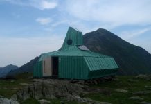 Video. Încă un refugiu în Munții Făgăraș. Construcția are 20 de locuri de cazare și se află lângă Portița Avrigului