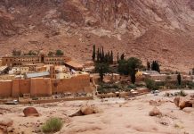 Foto. Sfânta Ecaterina, prăznuită la 25 noiembrie. Mănăstirea ce-i poartă numele se află la poalele Muntelui Sinai. Făgărășenii sunt pelerini la acest lăcaș de cult