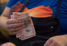 Alimentele s-au scumpit semnificativ luna trecută, depășind +20% în termeni anuali. Inflația anuală încetinește ușor