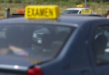 Percheziţii într-un dosar de trafic de influenţă. Persoana care promitea că asigură promovarea la proba de traseu a fost reținută
