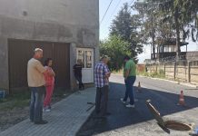 Rețeaua de canalizare de pe Salcâmului s-a înfundat din nou. ,,O lucrare prost realizată“ spun locatarii