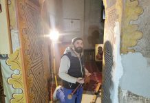 Foto și video. Pictură nouă la biserica din Rucăr. De la zugravul Ioan Pop din Ludișor la pictorul Ion Filigean din Vâlcea