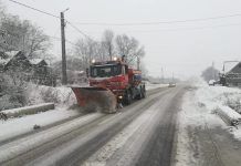 Drumarii spun că sunt pregătiți pentru deszăpezire. ,,Contract de 78.000 tone de sare“ spun șefii DRDP Brașov