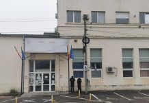 Foto. Sediul de la Făgăraș al Serviciului public de permise, tot suspendat. Petiția unui localnic către MAI. Sediul de la Brașov al instituției, încremenit în timp