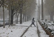 Weekend de iarnă: aproape jumătate de țară, sub avertizări meteo de viscol, ninsori abundente și lapoviță, până duminică dimineața