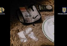 20 de percheziții la Brașov privind traficul de substanțe psihoactive. Trei bărbați au fost arestați