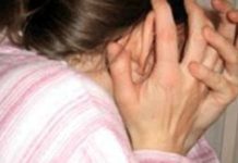 O femeie bătută de soțul violent la Vaslui, s-a refugiat la părinții ei din Codlea. Polițiștii au emis ordin de protecție